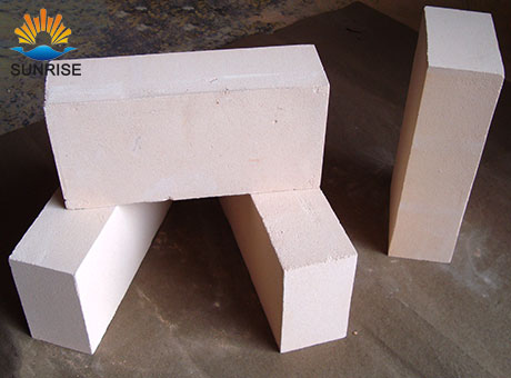Clay refractory ramming material