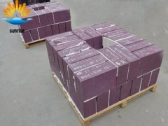 Pouring requirements for fused corundum bricks